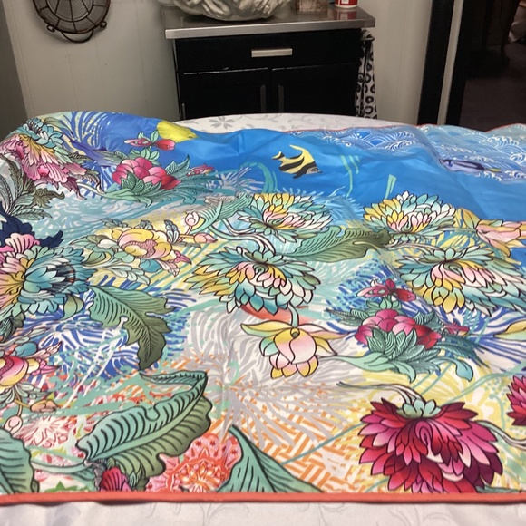 JOHNNY  WAS.  BEACH BLANKET NEW WITH BAG. FISHES FLOWERS - Picture 4 of 12